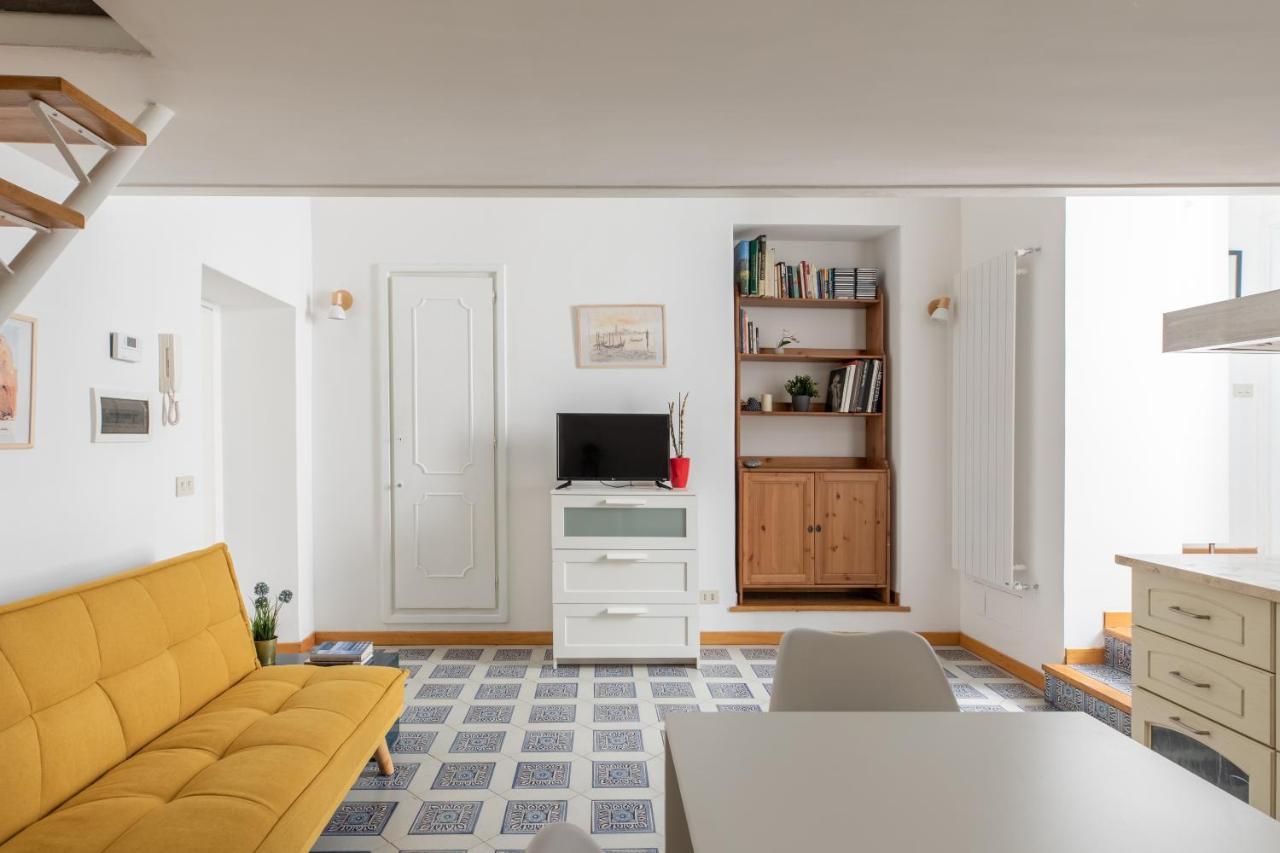 Iflat Yellow Monti Apartamento *